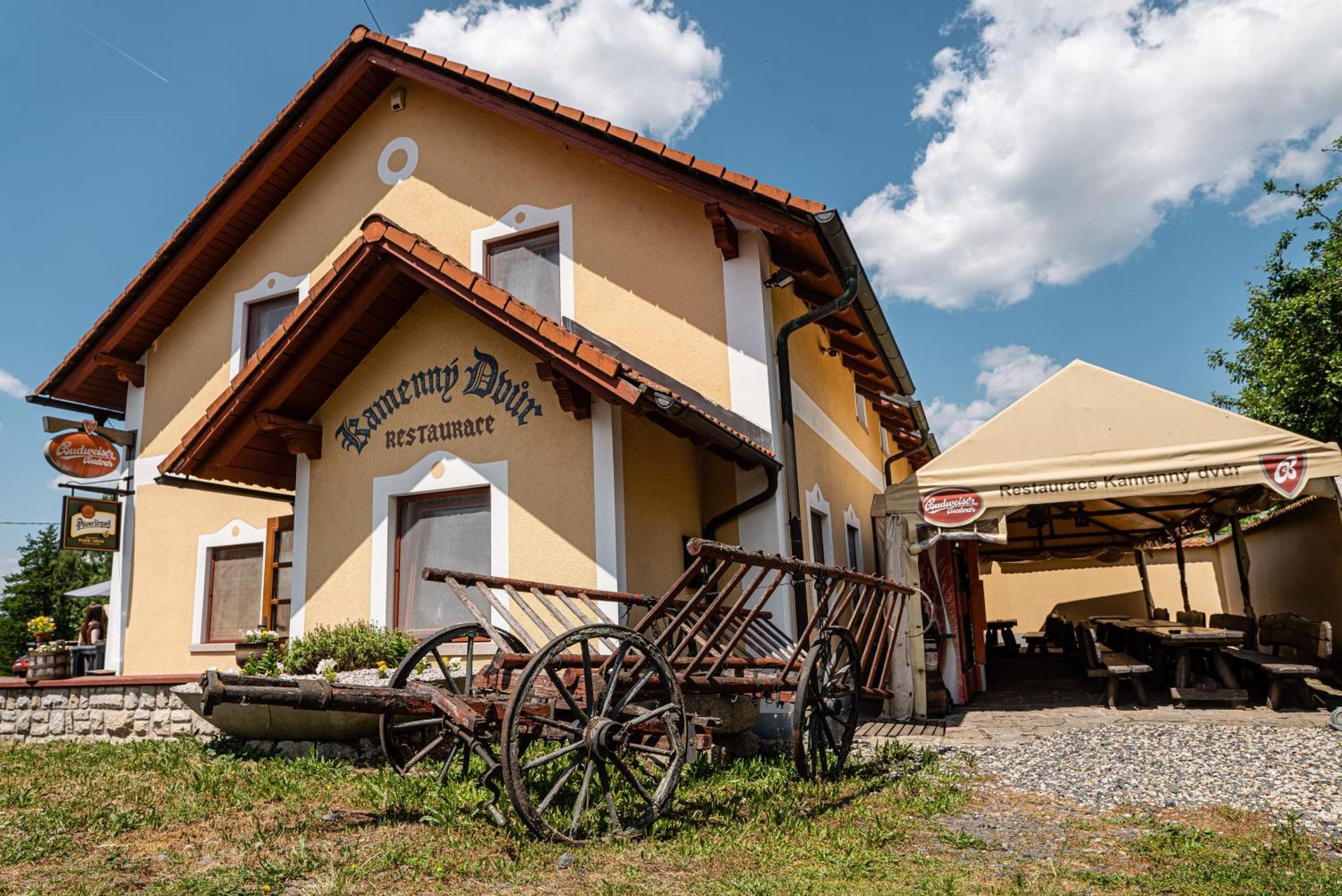 Pension Kamenny Dvur Františkovy Lázně Buitenkant foto