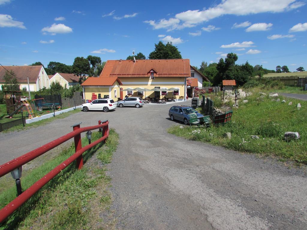 Pension Kamenny Dvur Františkovy Lázně Buitenkant foto
