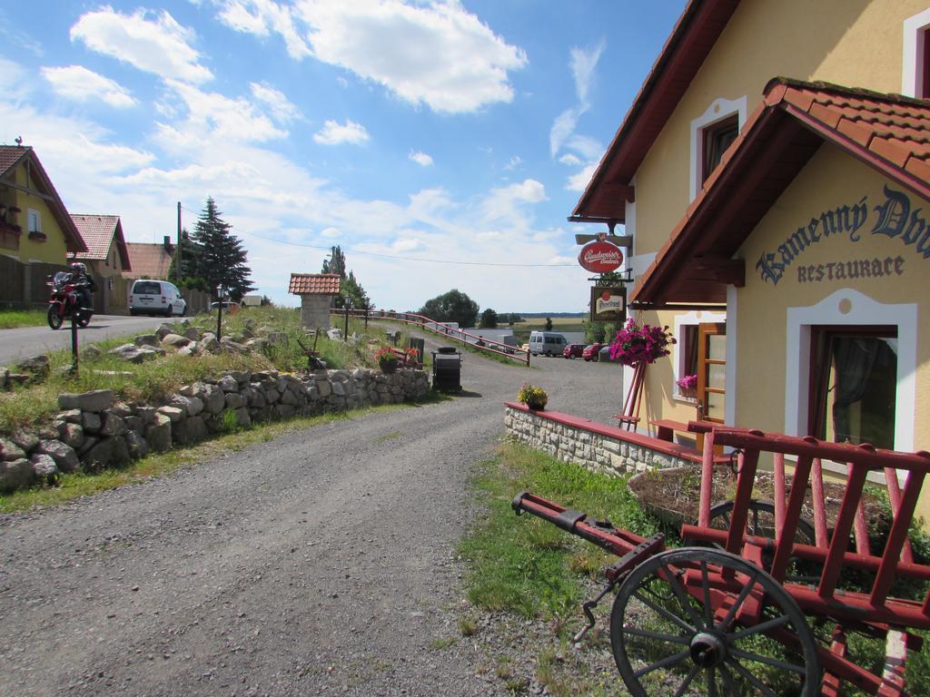 Pension Kamenny Dvur Františkovy Lázně Buitenkant foto